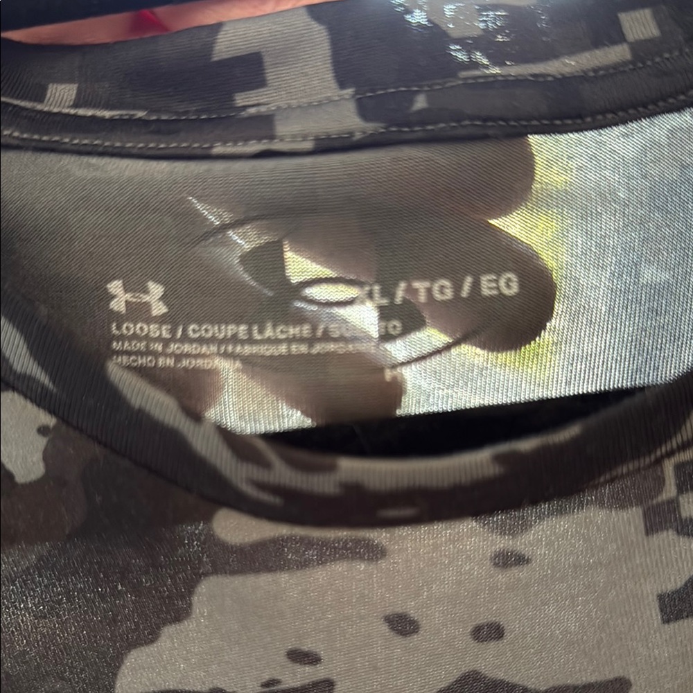Under Armour Dark Camouflage Tee - Picture 2 of 4
